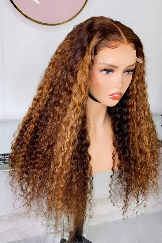 Gallery Style Wavy Wigs 050