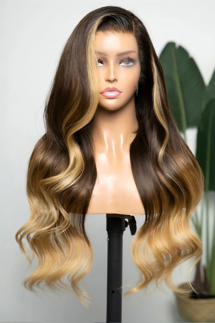 Gallery Style Wavy Wigs 007