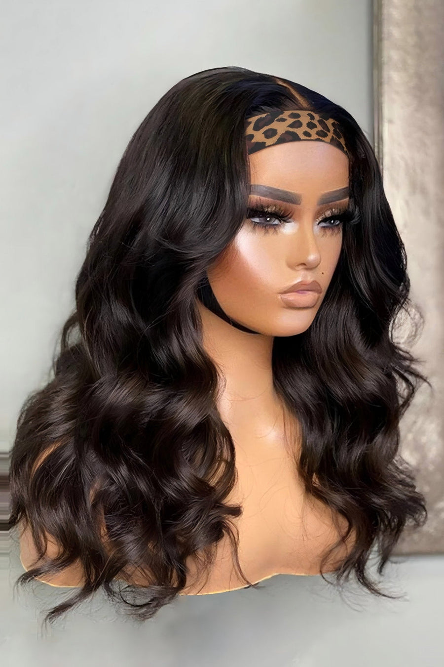 Gallery Style Wavy Wigs 098